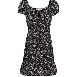 Madden Girl Women's Smocked Floral Print Short Sleeve Ruffled Mini Dress